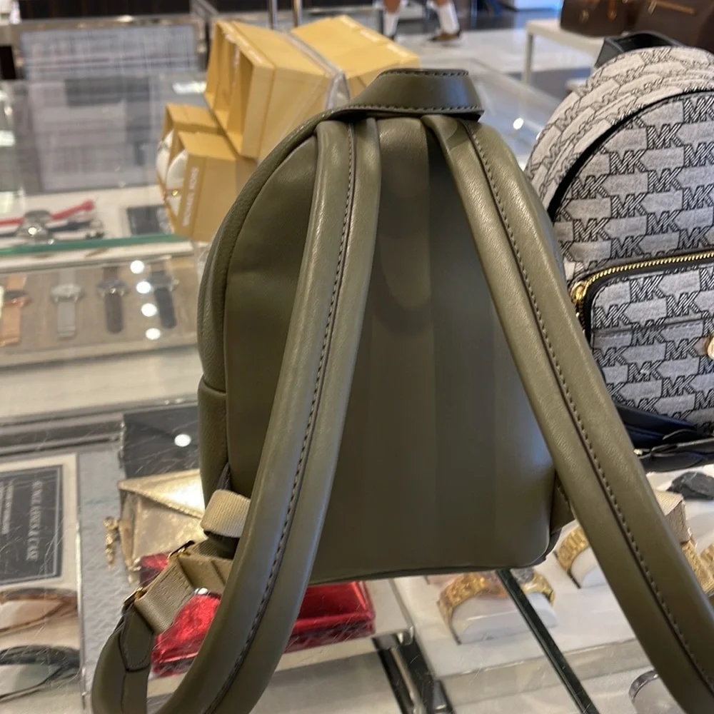 Michael Kors when pocket